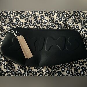 SKIMS Black Onyx Neoprene Zip Pouch NWT